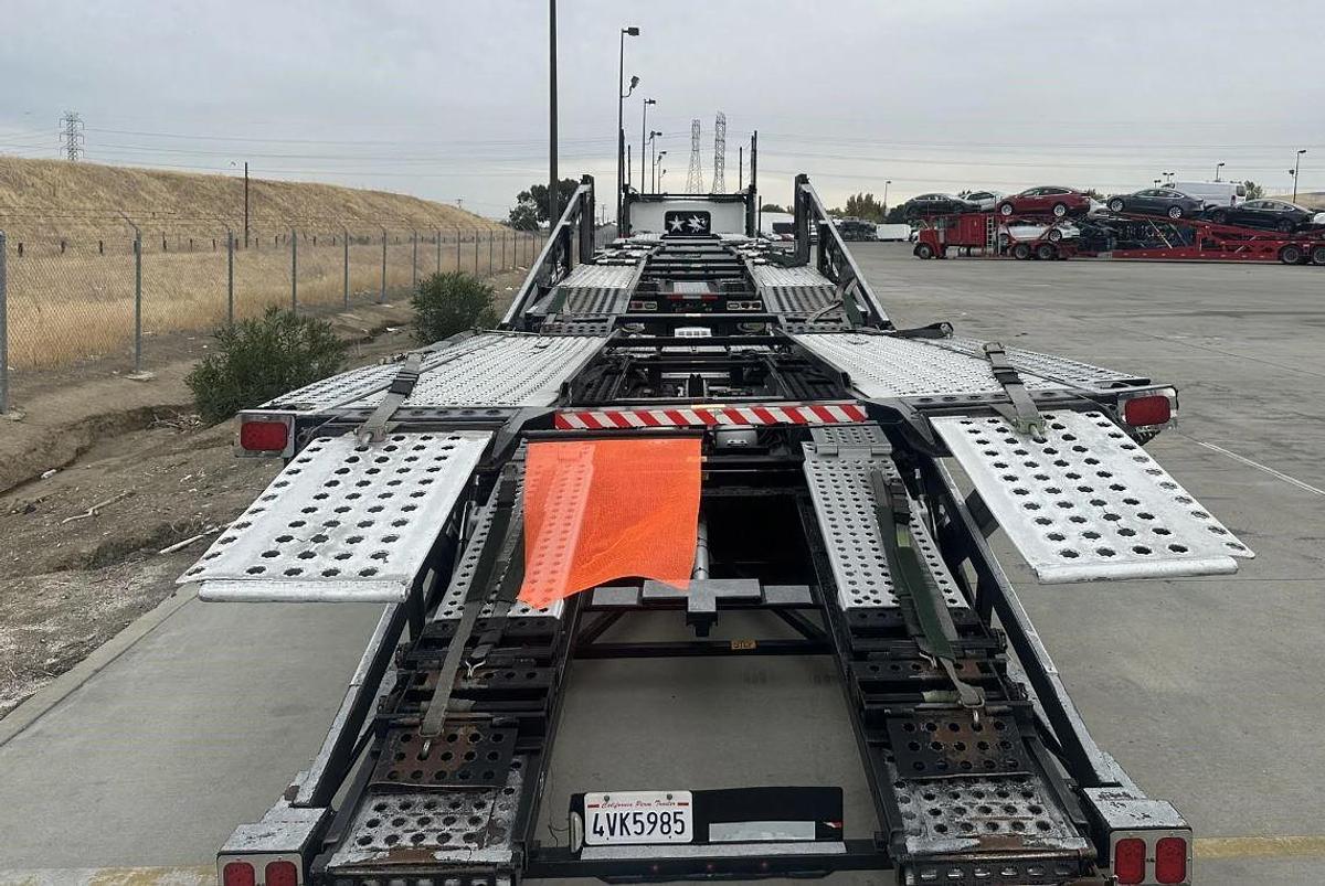 Used 2015 Peterbilt 389