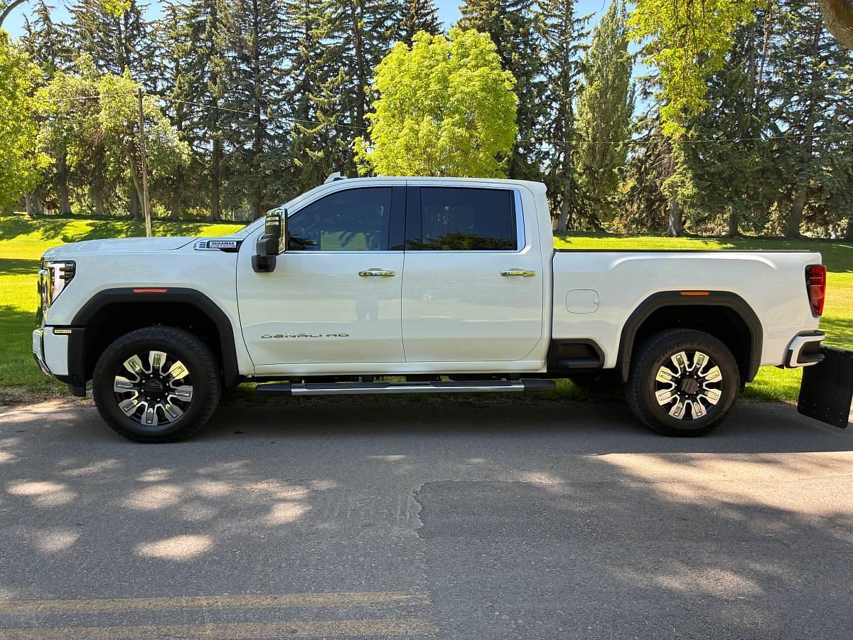 Used 2025 GMC Sierra 2500HD Denali Duramax 4WD
