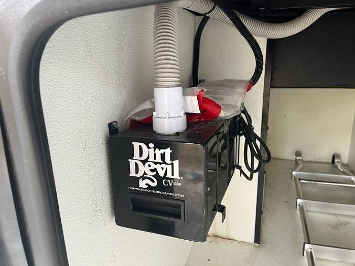 Used 2017 Fleetwood Discovery LXE 40X