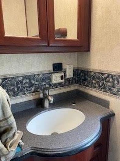 Used 2007 Tiffin Motorhomes Phaeton 40QSH Class A Diesel Pusher