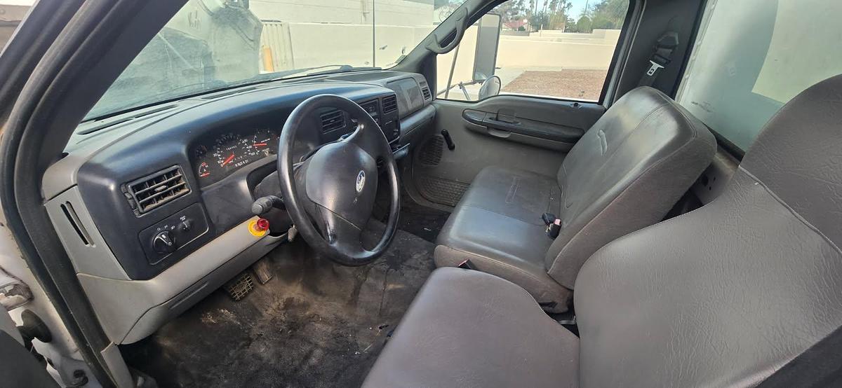 Used 2004 Ford F-650 Box Truck with Liftgate