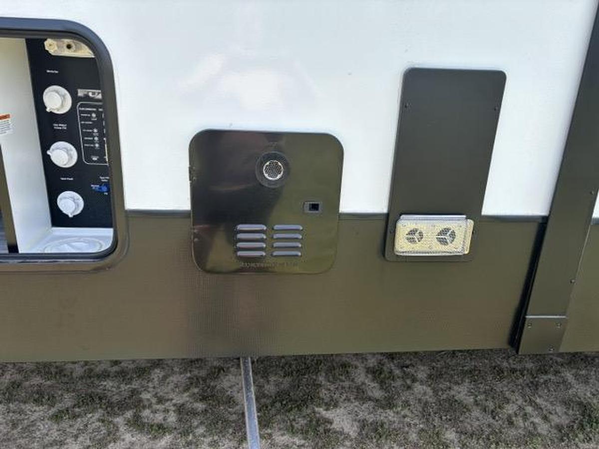 Used 2025 Keystone Fuzion Impact 367
