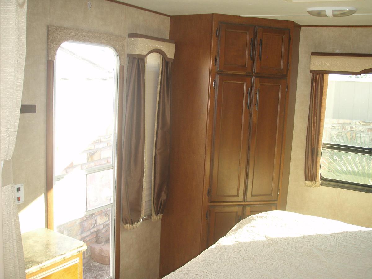 Used 2013 SunnyBrook Raven Travel Trailer