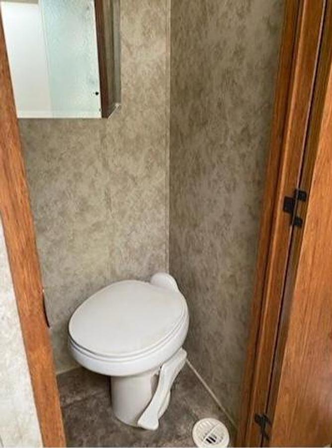 Used 2012 Keystone Montana Hickory Edition 33582RL Fifth Wheel