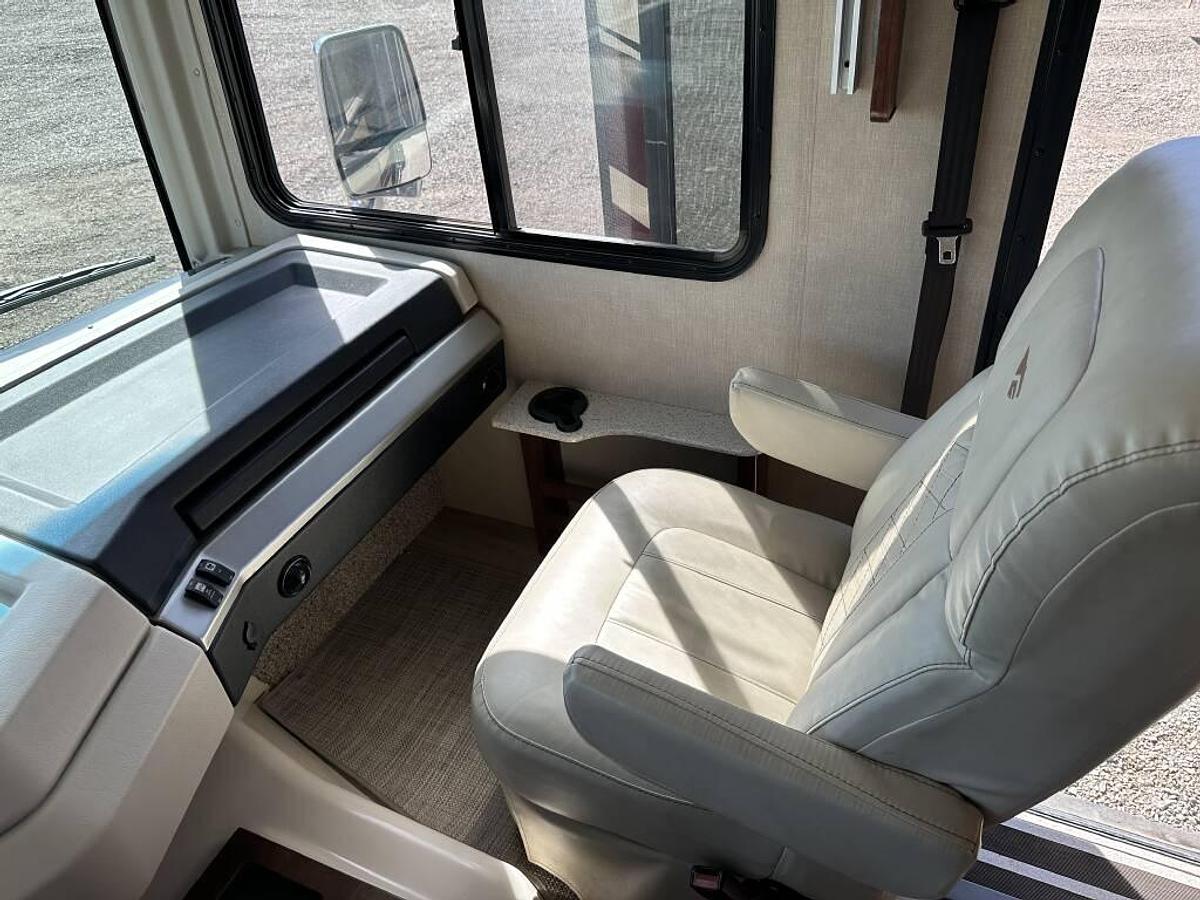 Used 2019 Fleetwood Southwind 34C