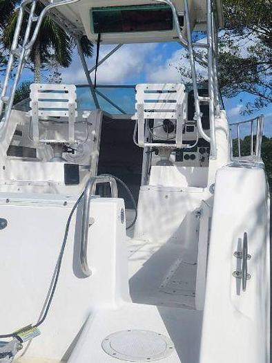 Used 1999 Robalo 2420