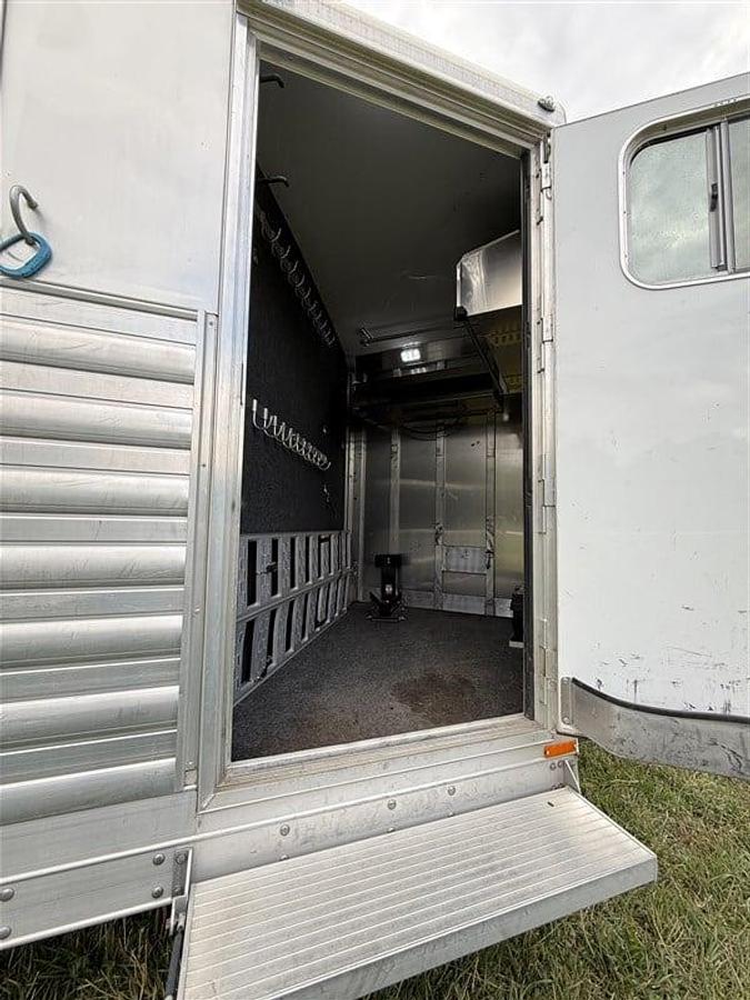 Used 2021 4 Star 5 Horse