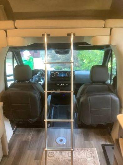 Used 2021 Tiffin Wayfarer 25RW