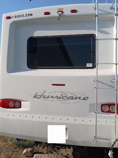 Used 2004 Four Winds Hurricane