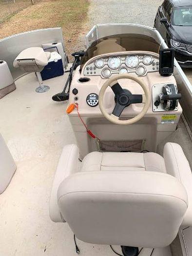 Used 2015 Sylvan Mirage 820 Pontoon