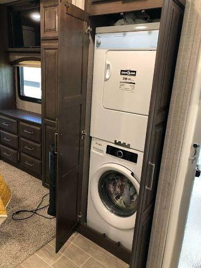 Used 2019 Keystone Avalanche 382FL