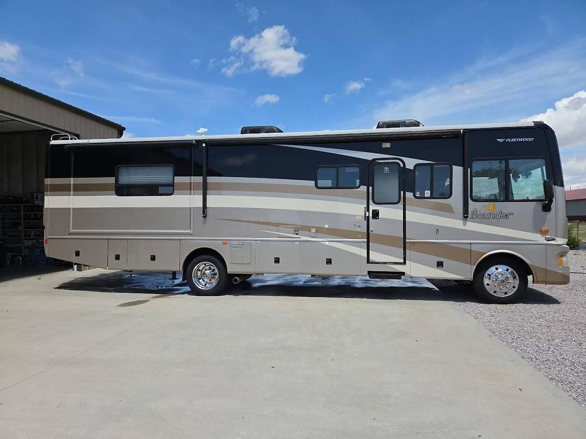 Used 2007 Fleetwood Bounder