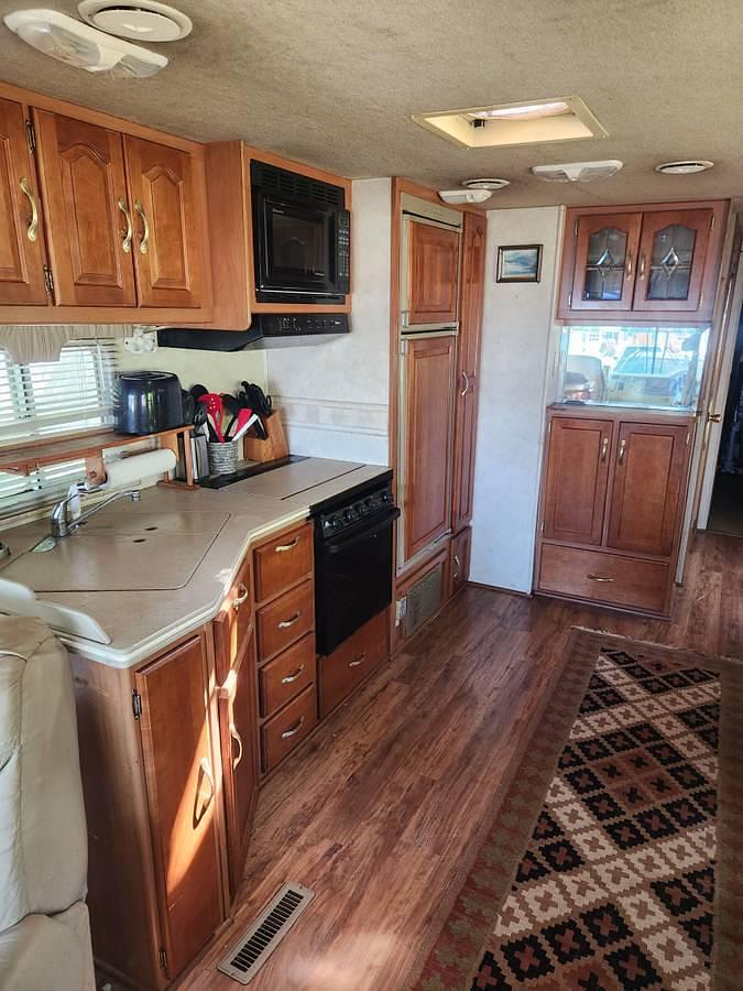 Used 2001 Damon Motorhome
