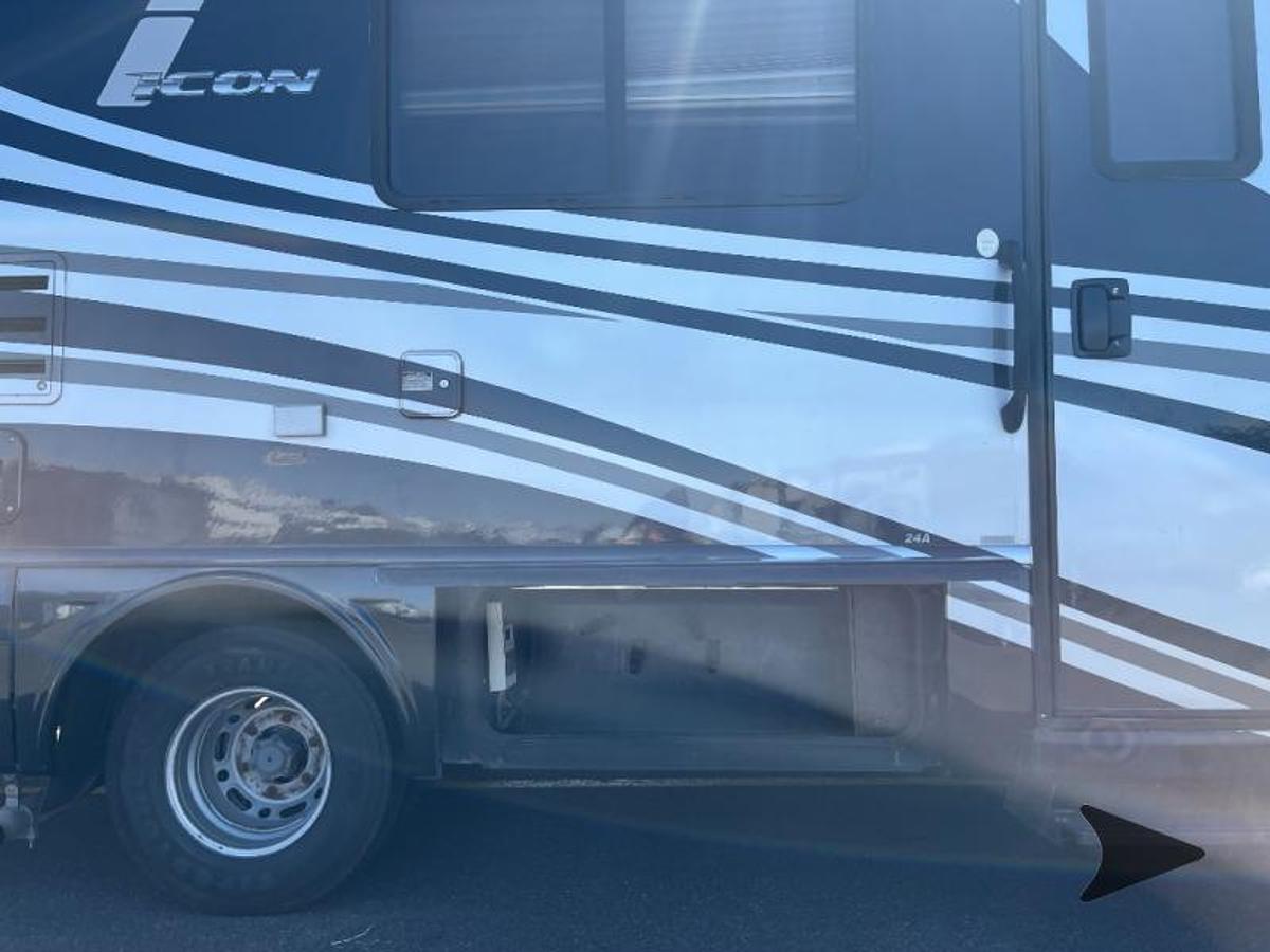 Used 2008 Fleetwood RV Icon 24A Class C Motorhome