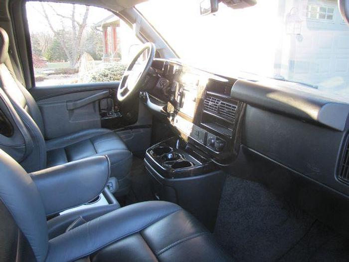 Used 2019 Chevrolet Express 2500 Cargo Van 3D