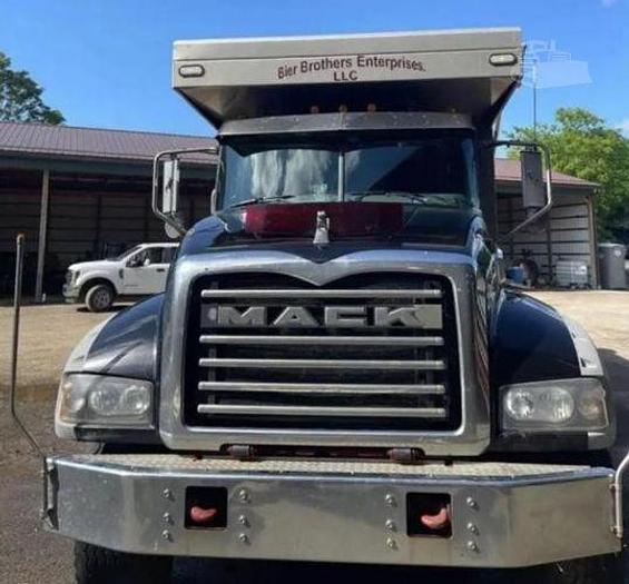 Used 2016 Mack GRANITE GU713