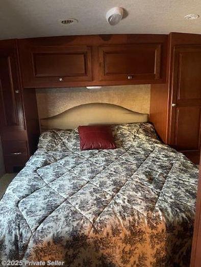 Used 2015 Winnebago Vista 31KE