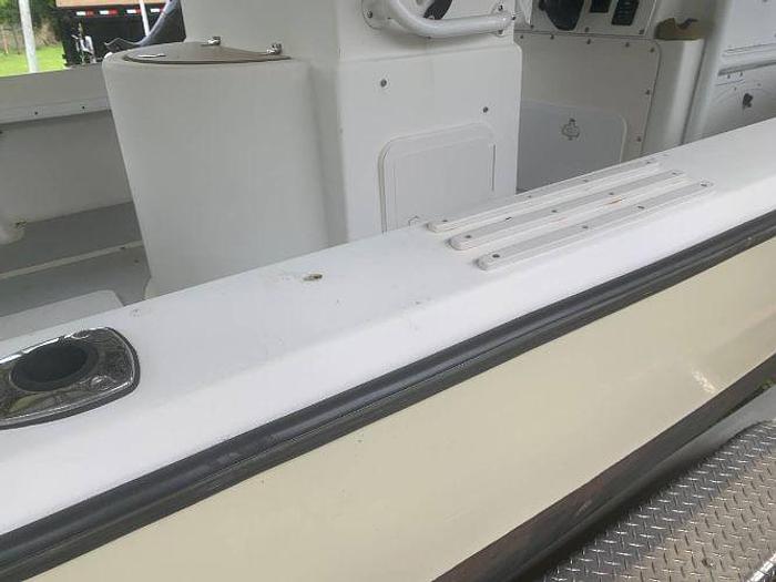 Used 1989 Larson Center Console Powerboat