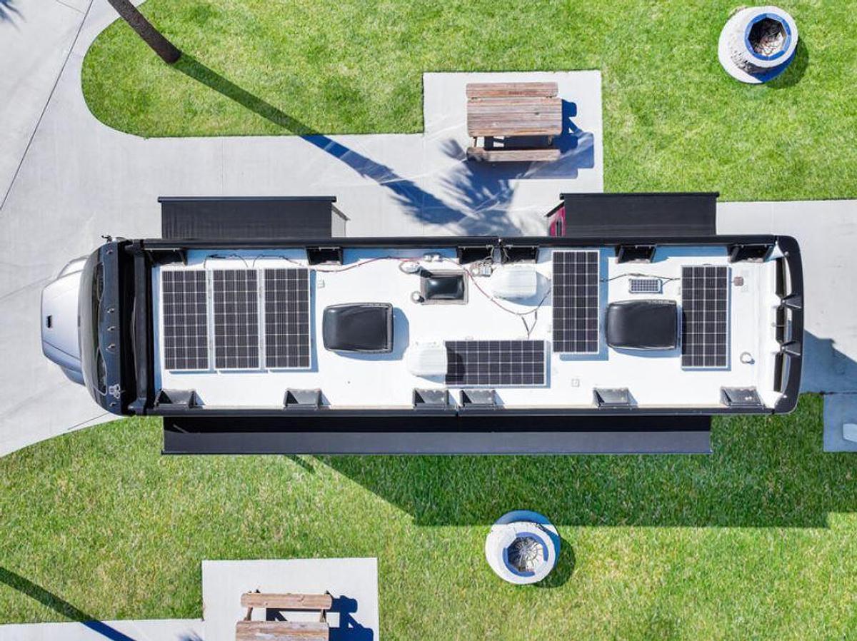 Used 2021 Newmar Super Star 4061