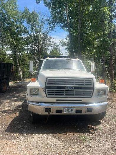 Used 1994 Ford F700 Dump Truck
