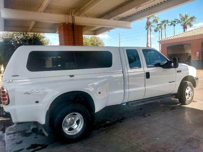Used 2000 Ford Super Duty F-350 DRW Lariat