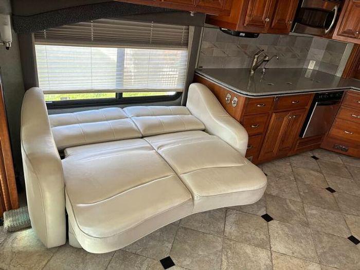 Used 2008 Fleetwood Revolution LE 40E