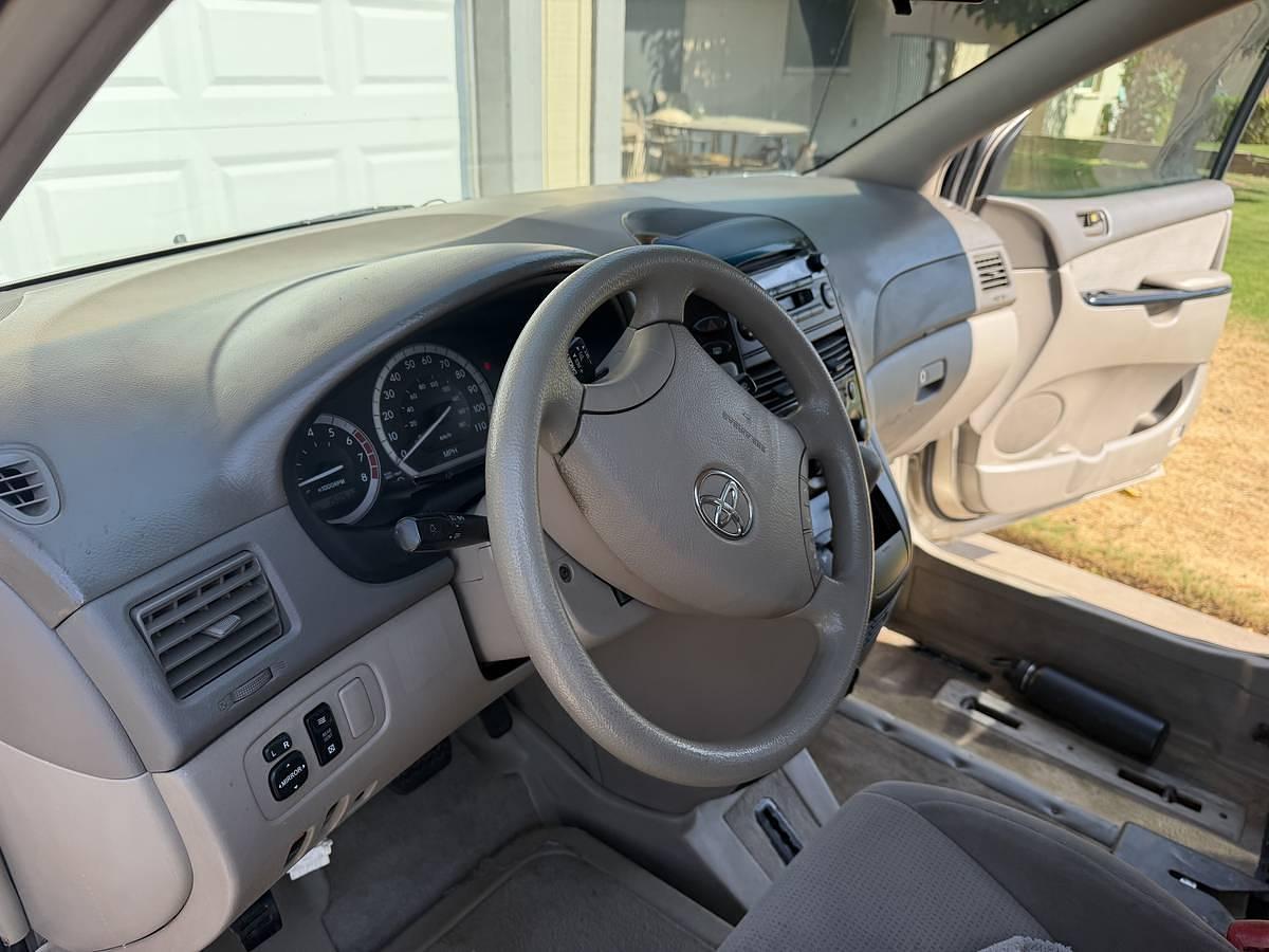 Used 2005 Toyota Sienna LE