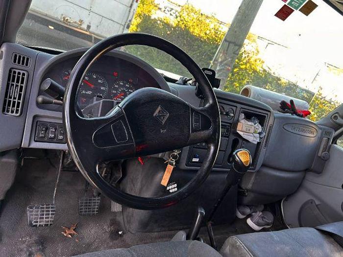 Used 2002 INTERNATIONAL DT446 4300