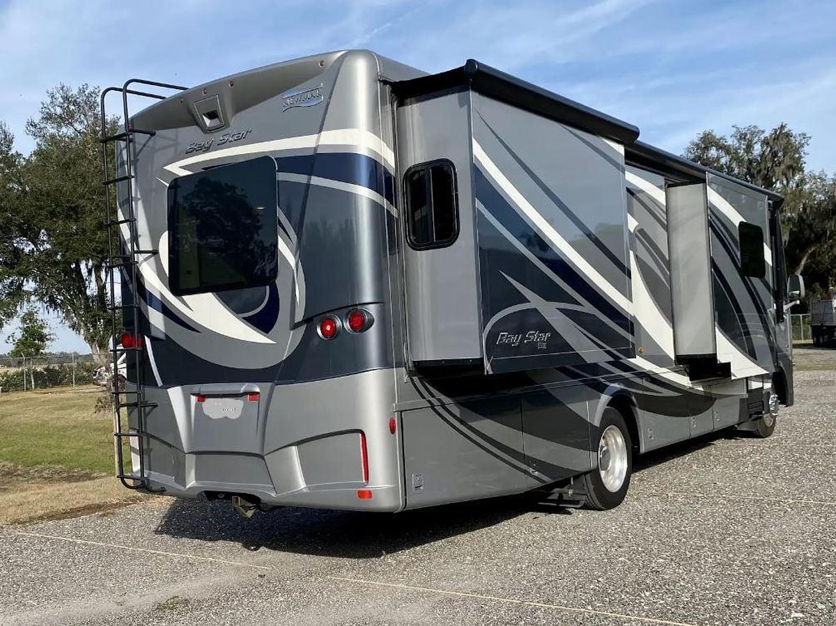 Used 2021 Newmar Bay Star 3226 Class A Motorhome