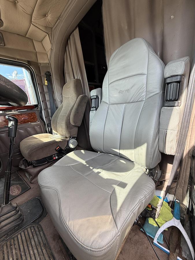 Used 2004 Peterbilt 379