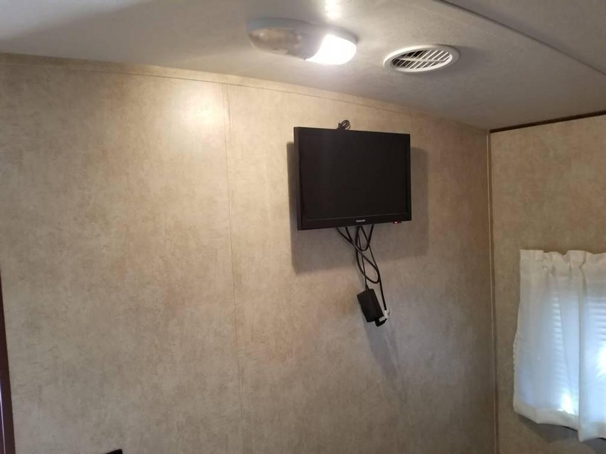 Used 2016 Forest River Vibe Extreme Light Travel Trailer