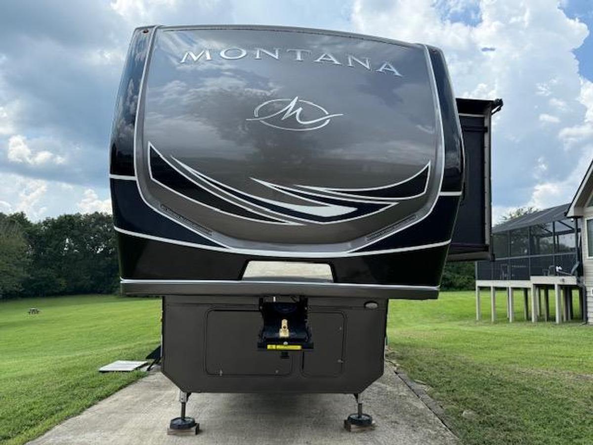 Used 2022 Keystone Montana Legacy Edition 3231CK
