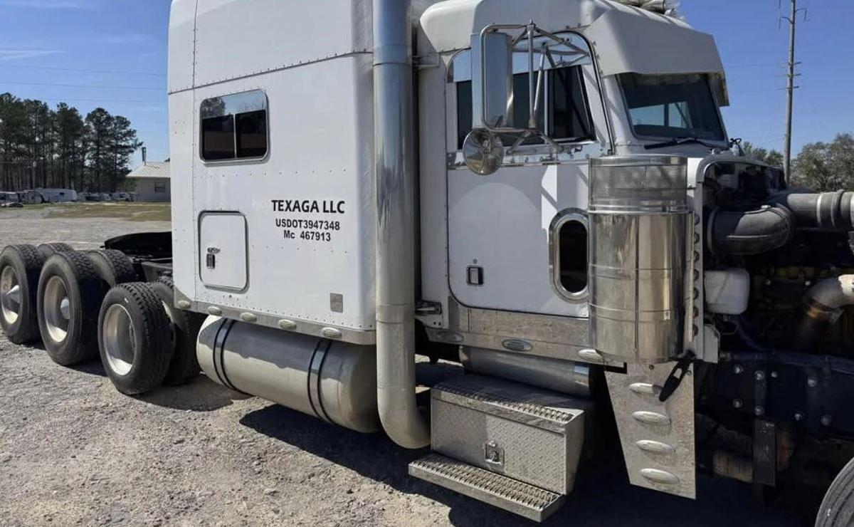 Used 2002 Peterbilt 379 EXHD
