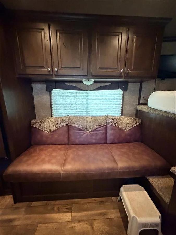 Used 2014 Sooner Legacy 312 3 Horse Gooseneck Trailer with Living Quarters