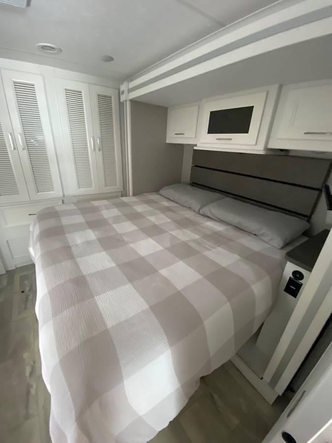 Used 2022 Coachmen Sportscoach 339DS