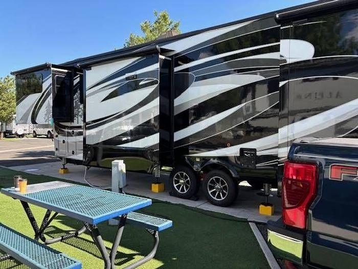 Used 2018 Redwood Redwood 3941FL
