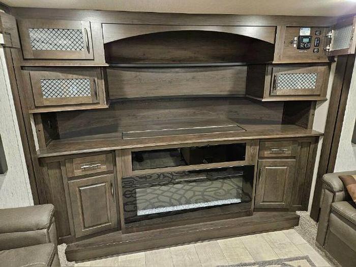 Used 2021 Grand Design Momentum 376TH