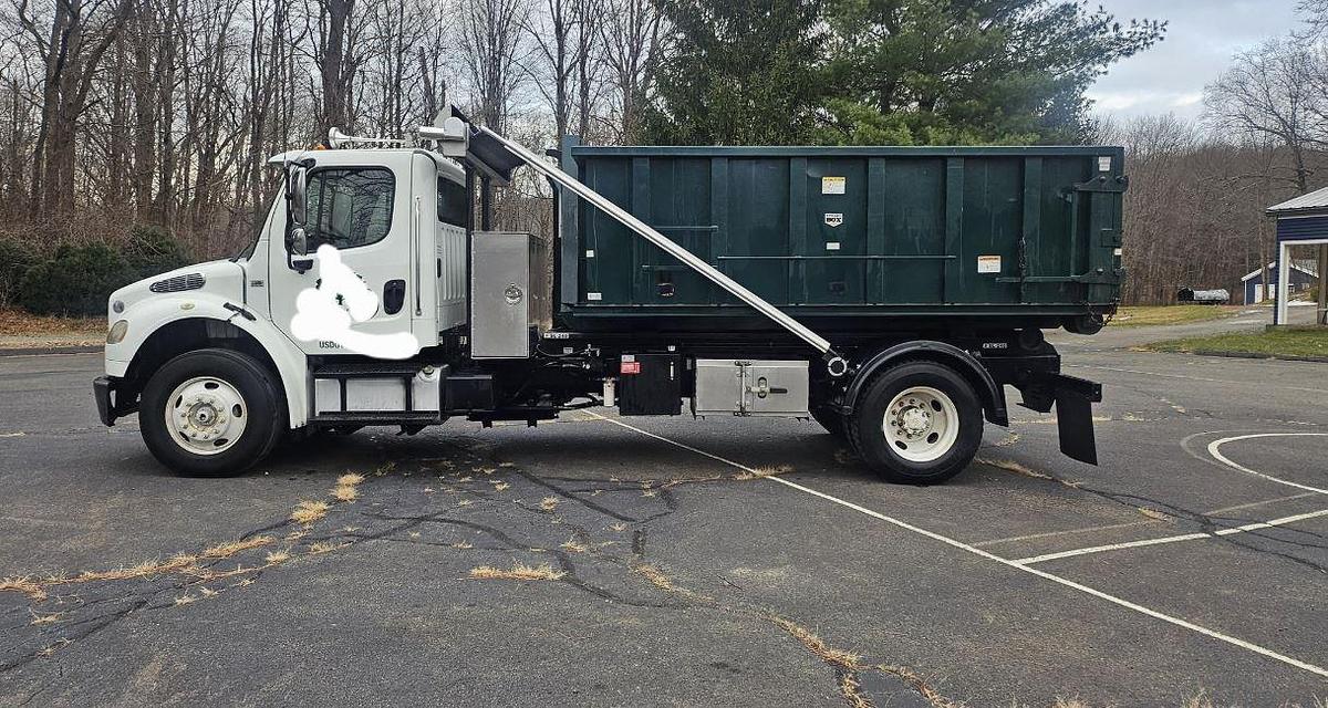 Used 2021 FREIGHTLINER BUSINESS CLASS M2 106 HOOKLIFT