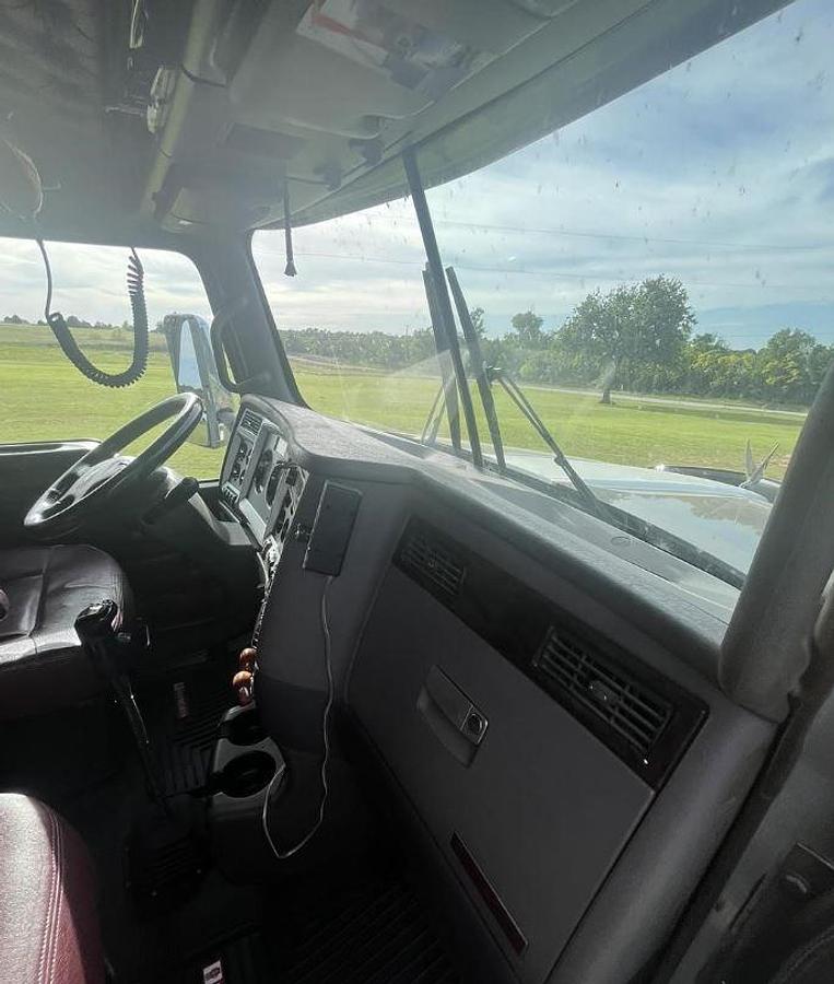 Used 2014 Kenworth T660