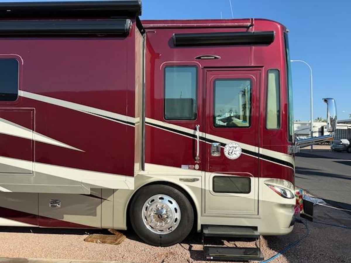 Used 2015  Tiffin Motorhomes Phaeton 42LH Class A Motorhome