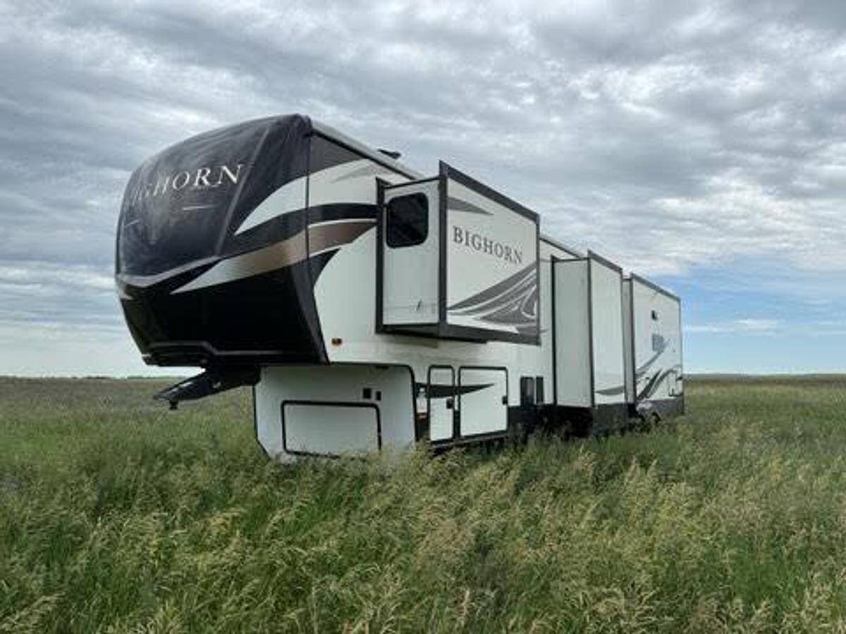 Used 2019 Heartland Big Horn 3925MLP Fifth Wheel