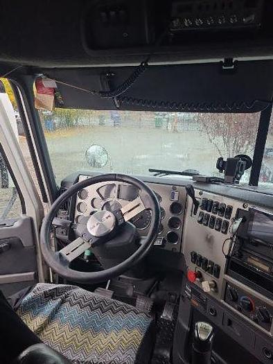 Used 2012 Mack PINNACLE CXU613 with trailer