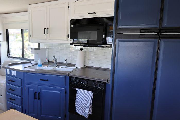 Used 2002 Fleetwood Discovery 37U