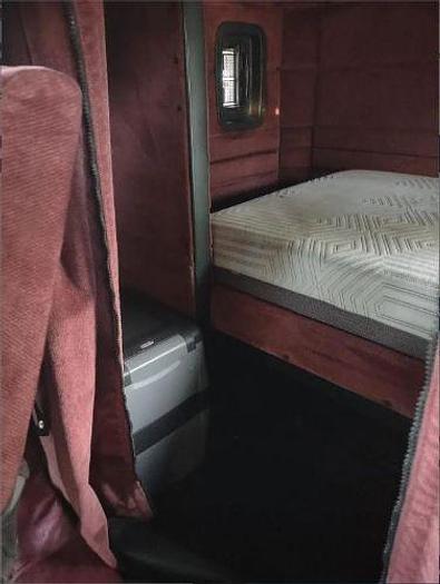 Used 2001 Peterbilt 379