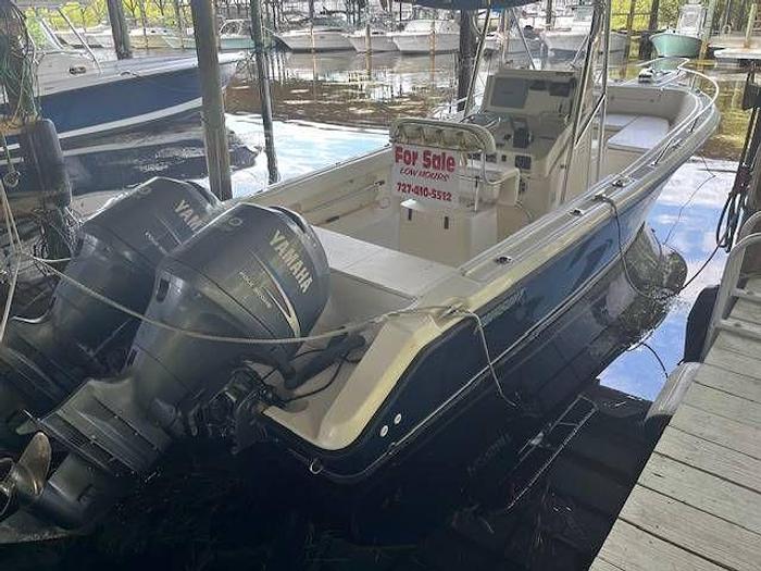 Used 2004 Pursuit 2470 C/C