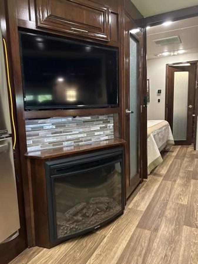 Used 2019 Forest River Georgetown Ds 369xl