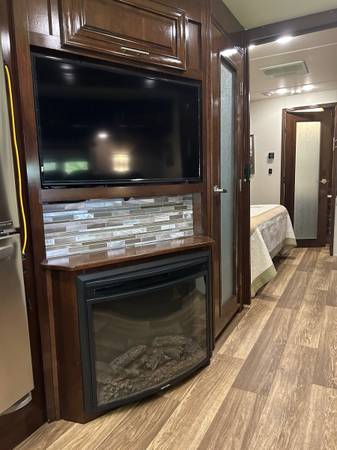 Used 2019 Forest River Georgetown Ds 369xl