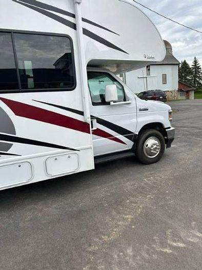 Used 2022 Thor Motor Coach Four Winds 28Z