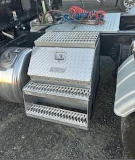 Used 2017 Peterbilt 579 Sleeper Truck