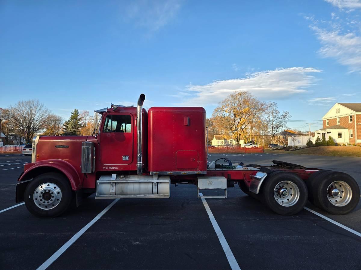 Used 1987 Freightliner FLC120 Conventional Sleeper Semi